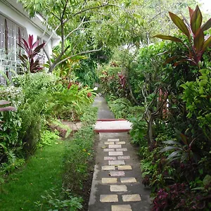 https://15-min-from-the-airport-in-kingston-jamaica.greaterantilleshotels.net